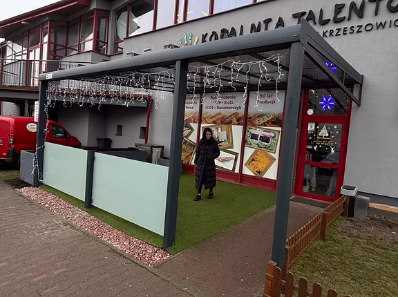 Zadaszenie szklane z aluminium – szczegół wykonania